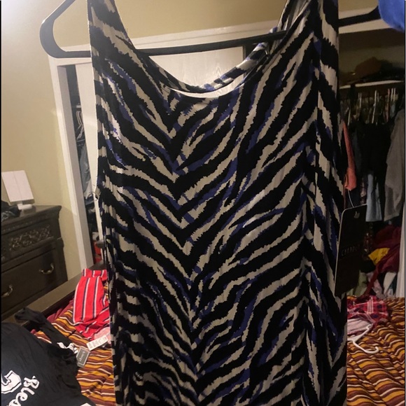 Top - Picture 2 of 3